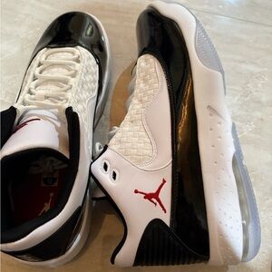 Jordan Max Aura 2 White Black Gym Red Size 12